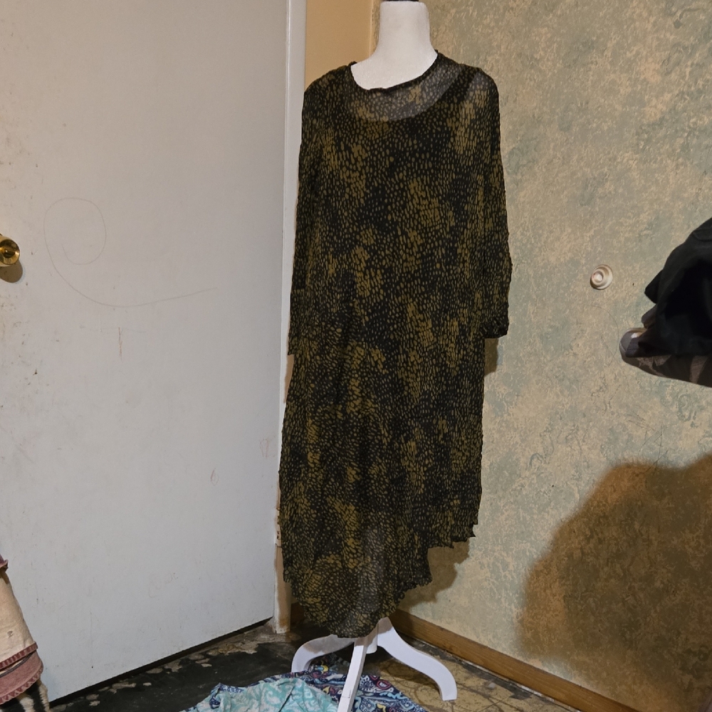 Black and Olive Dotted Long Sleeve Midi Dress